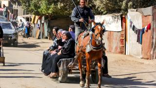 Gazze'de yakıt krizi nedeniyle kentte ulaşım at ve eşek arabalarıyla sağlanıyor