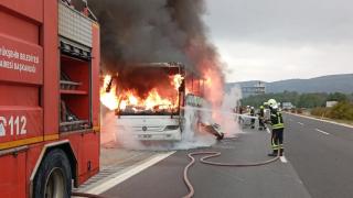 Yolcu otobüsü yangında kül oldu