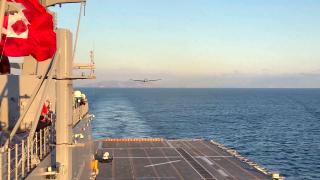 Mavi Vatan'da tarihi an: TB3, TCG ANADOLU'ya başarıyla inip kalktı