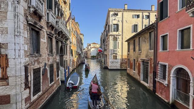 Venedik'te turiste 7 euro müzik ücreti sürprizi haber görseli