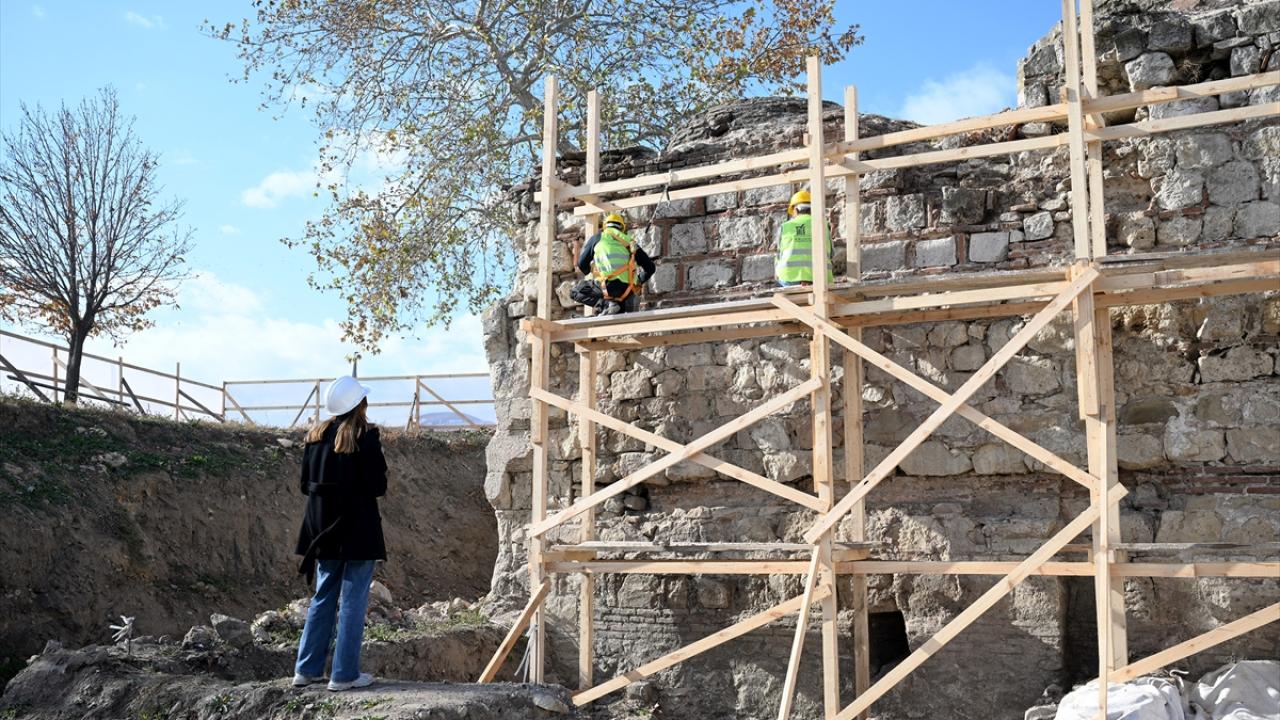 1422`de inşa edildi