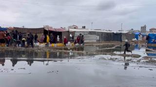 Gazzeliler kış şartlarıyla mücadele ediyor