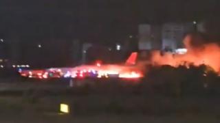 Antalya Havalimanı'nda Rus yolcu uçağında yangın çıktı