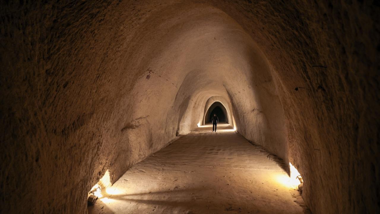 Mühimmat galerileri tuz mağaralarını andırıyor