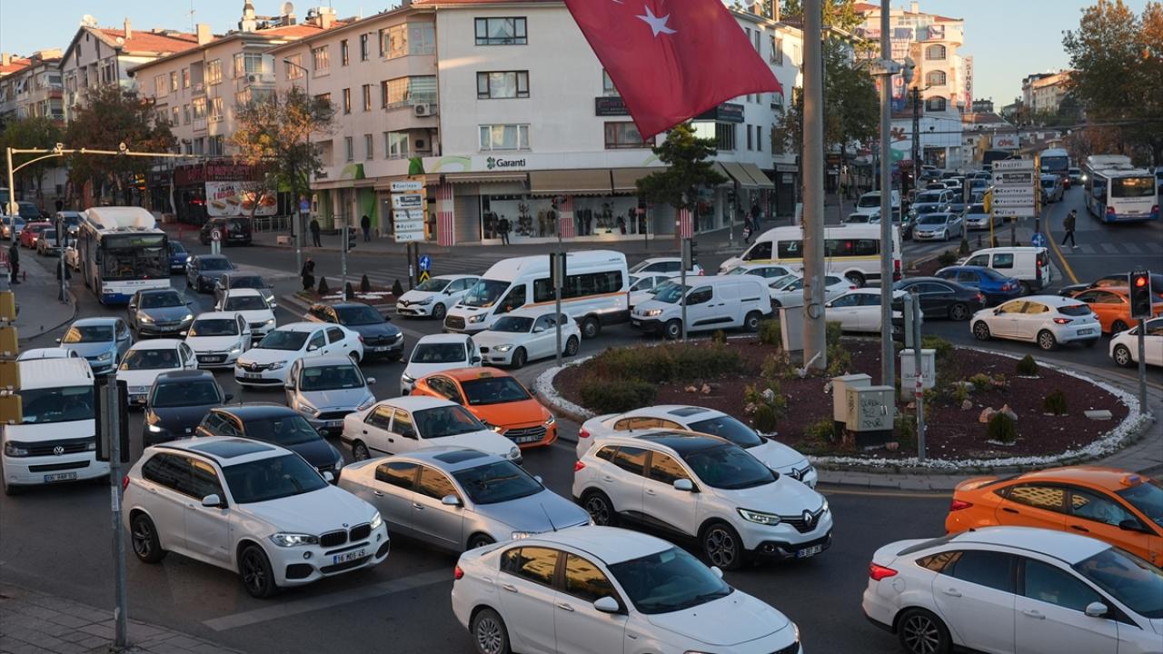 Özel araç sürücüleri de toplu taşımayı yetersiz buluyor