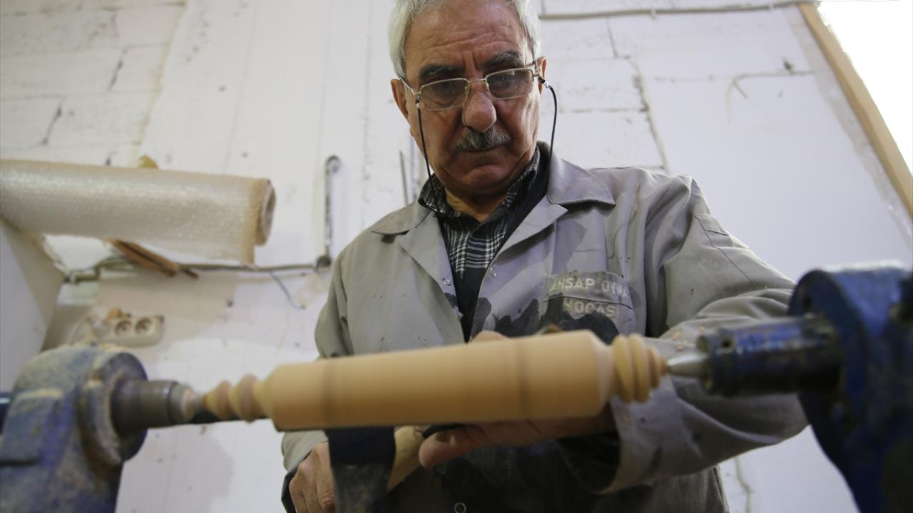 "Çocukları da ahşapla uğraşıyor"