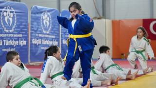 Down sendromlu Melisa judoyla hayatına artı değer kattı