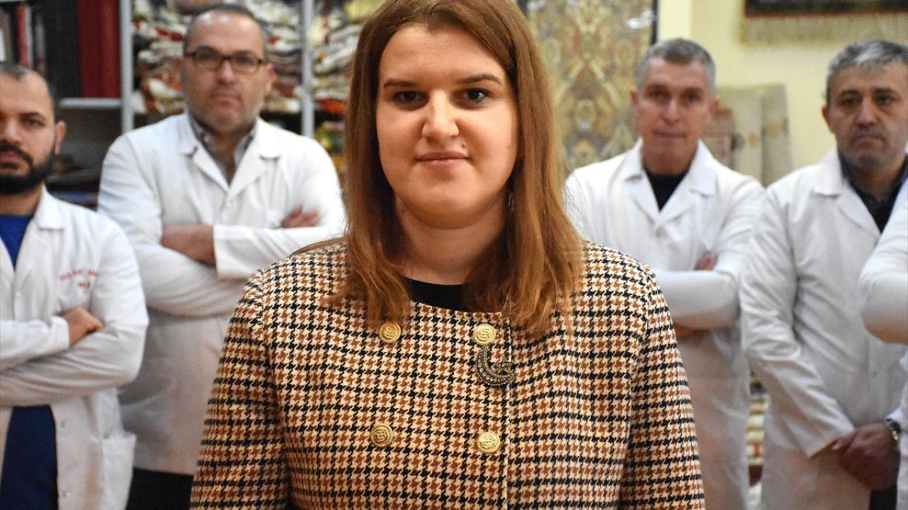 "Halımızdaki bozulmaları daha iyi görebilmek için hayali 280 parçaya böldük"