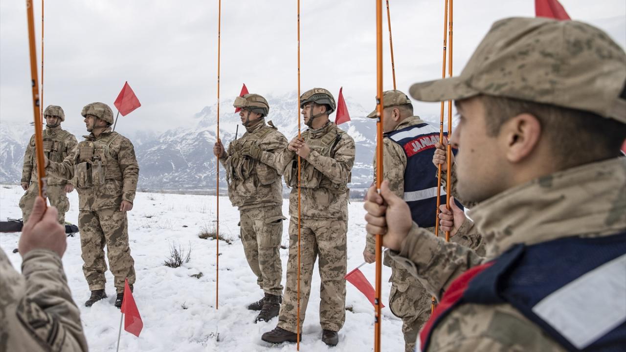 Komandolar çığ düşmelerinde hayat kurtaracak