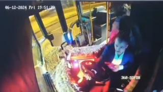 Otobüste fenalaşan yolcuyu, hastaneye yetiştirdi