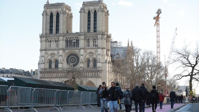 Notre Dame Katedrali'nin Altında 2 Bin Yıllık Tarih Gün Yüzüne Çıkıyor
