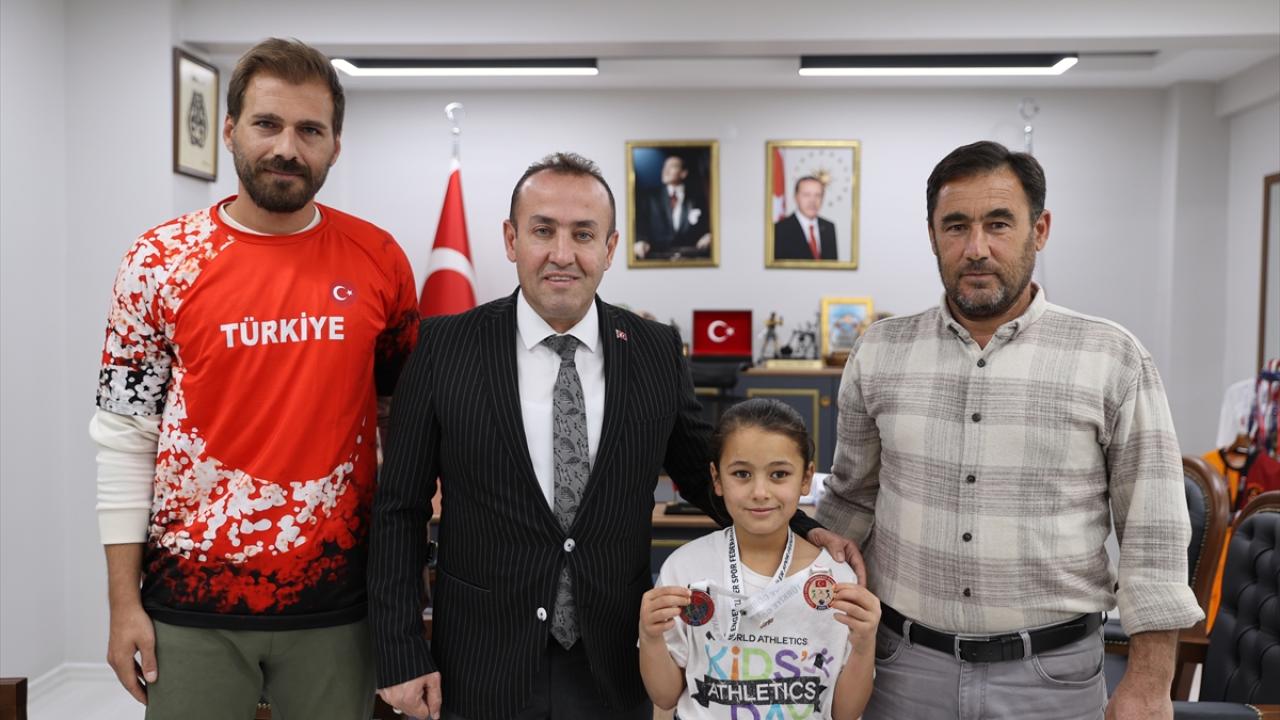 "Sporcularımıza her türlü desteği veriyoruz"