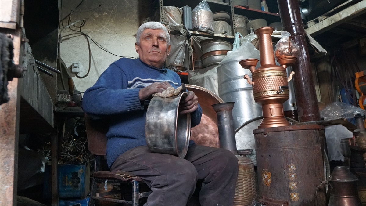 "Eskiden çok kalay işi geliyordu. Şimdi o kadar iş gelmiyor"