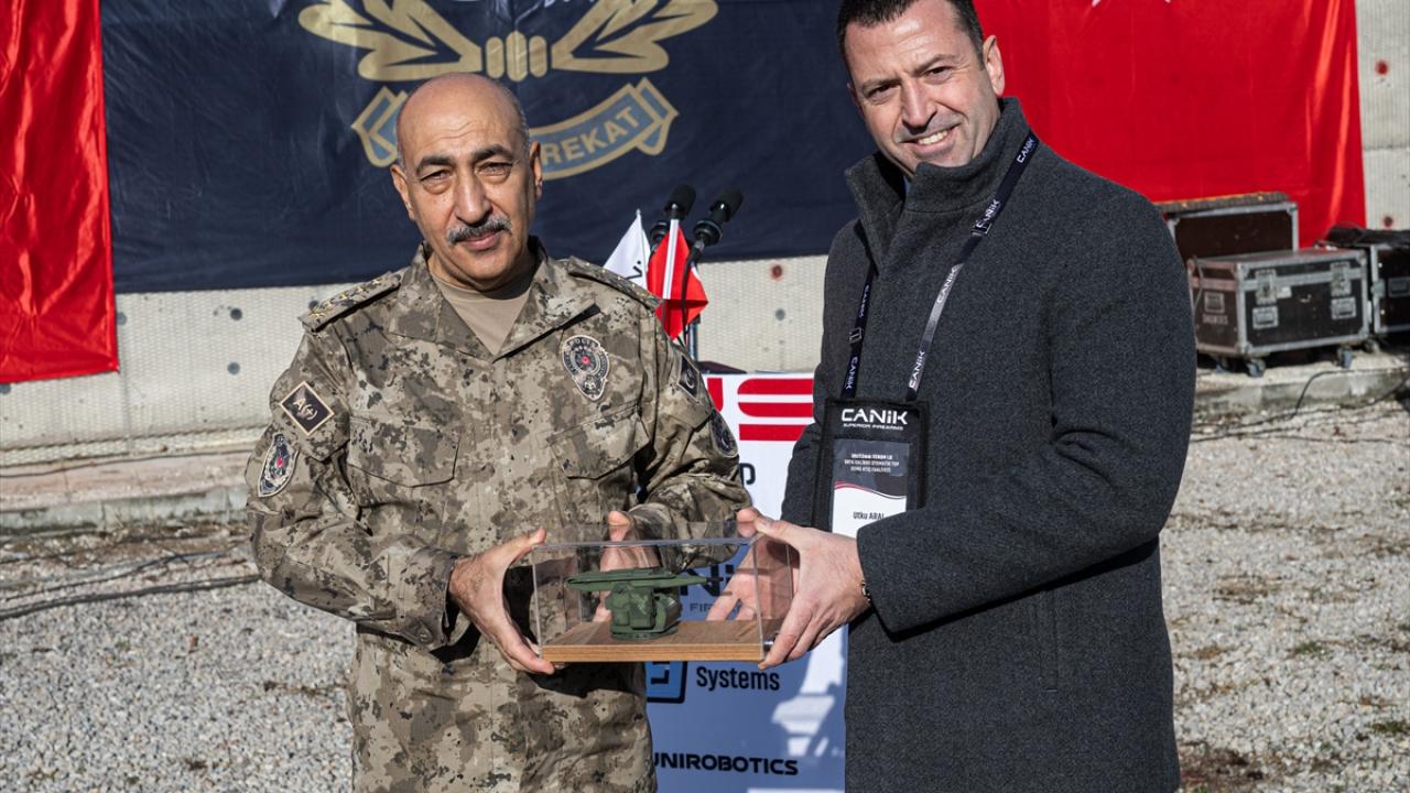 Silah, kule tamam sıra mühimmatta