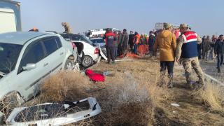 Van'da sis ve buzlanma: 30 araç birbirine girdi