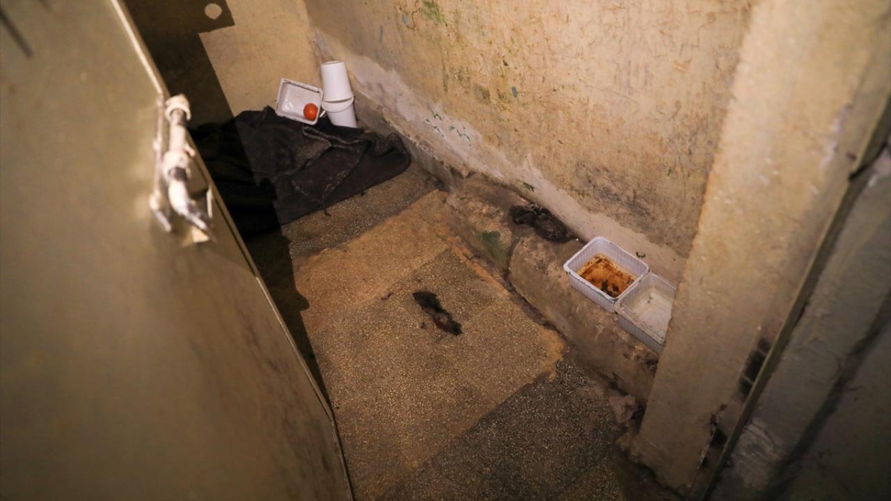 Tuvaletler tecrit hücresi haline getirilmiş