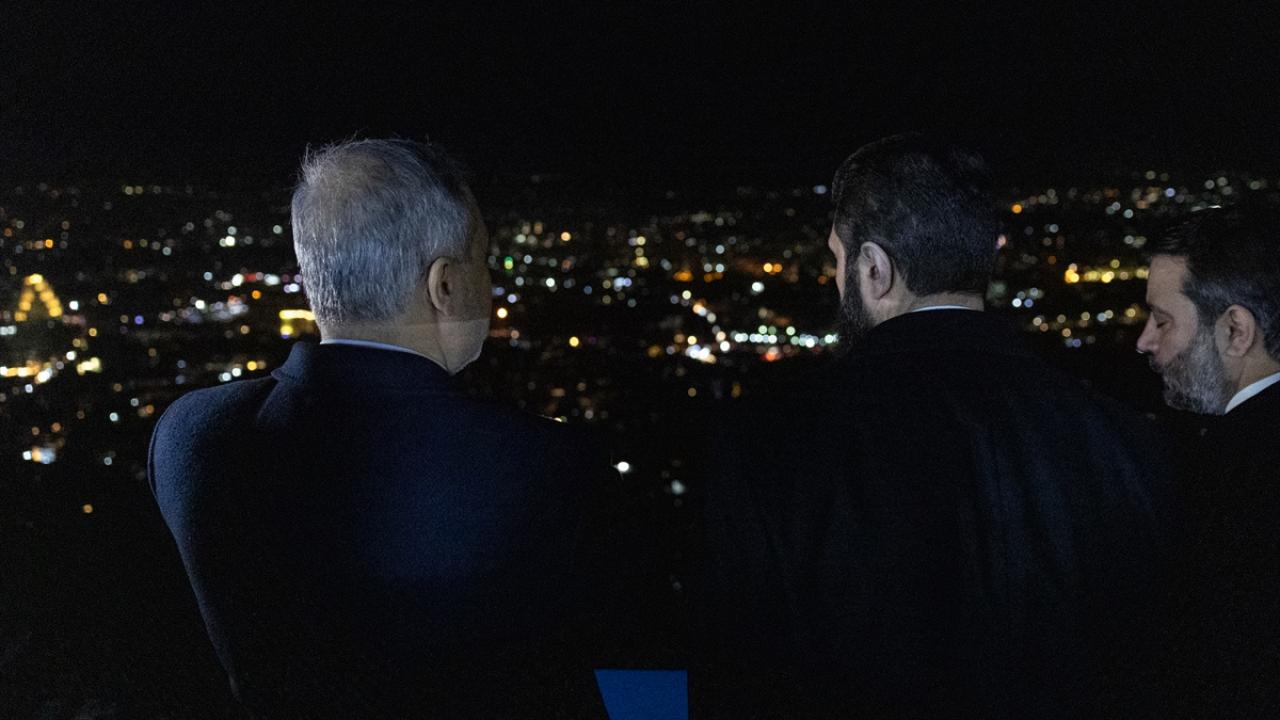 Hakan Fidan ve Ahmed Şara Kasyun Dağı'nda Şam'ı izledi