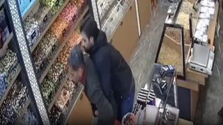 Nefessiz kalan adam, Heimlich manevrası ile kurtuldu