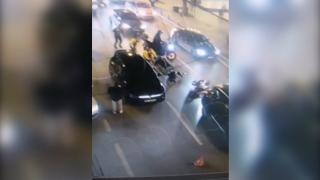 Kadıköy'de 'dur' ihtarına uymayarak polise çarpan sürücü tutuklandı