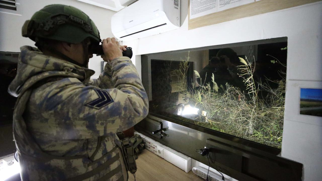 Asker, ailesiyle görüntülü konuştu