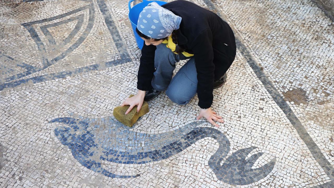 "Tarihin üzerinde yaşamışız, haberimiz yokmuş"