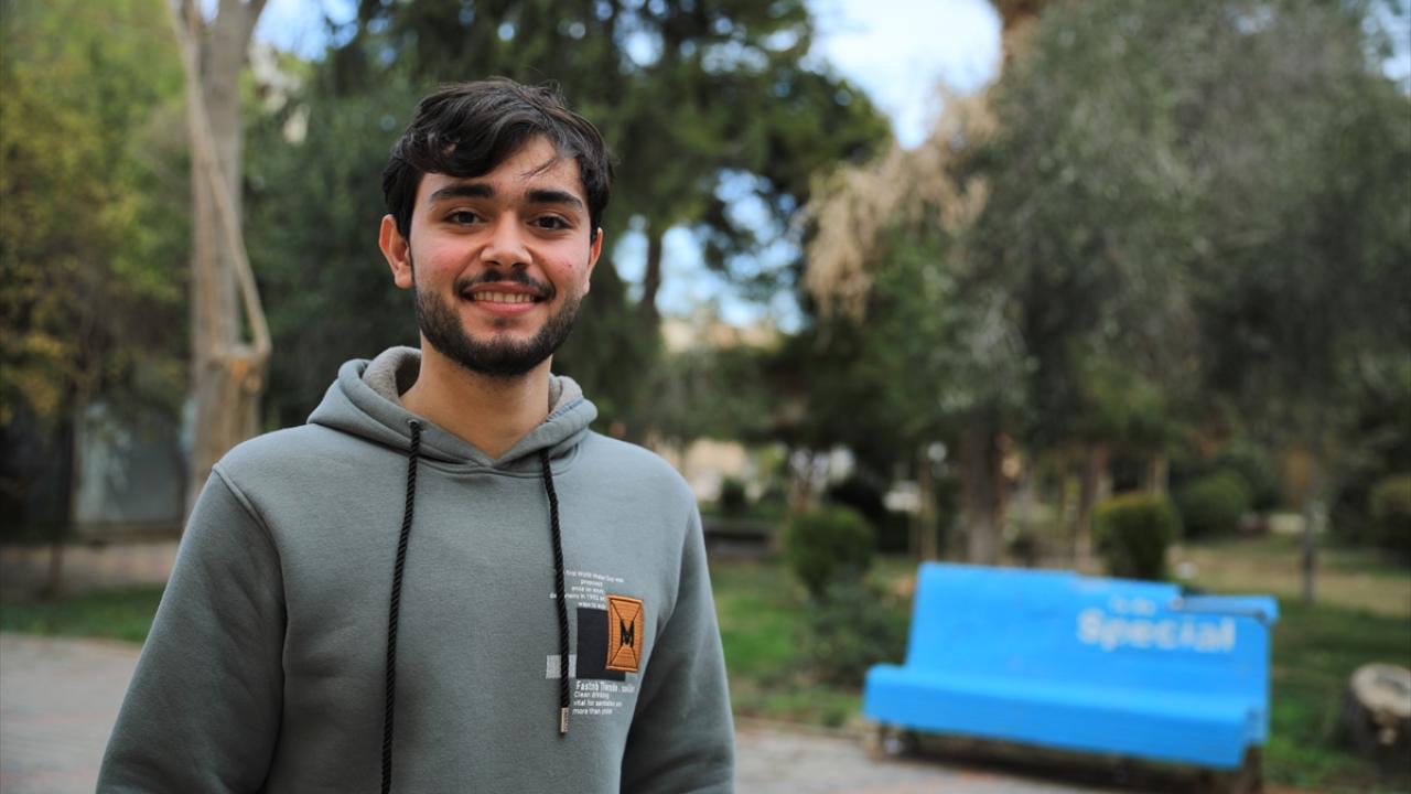 "Özgür bir Suriye`yi korkusuzca ve endişe duymadan inşa etmeliyiz"