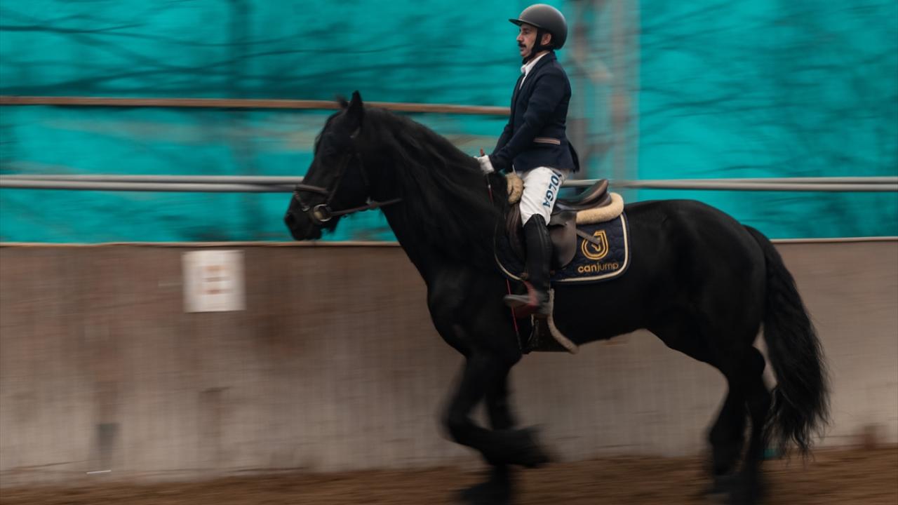 Murat Erdoğan: "Bizi tanıştıran onun at sevgisi"
