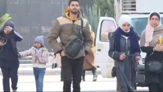 Kesintiye uğrayan eğitimlerine Türkiye'de devam ettiler