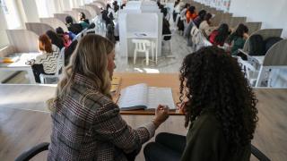 Diyarbakır'da kırsal mahallelerdeki kızlar, Milli Eğitim Müdürlüğü desteğiyle YKS'ye hazırlanıyor