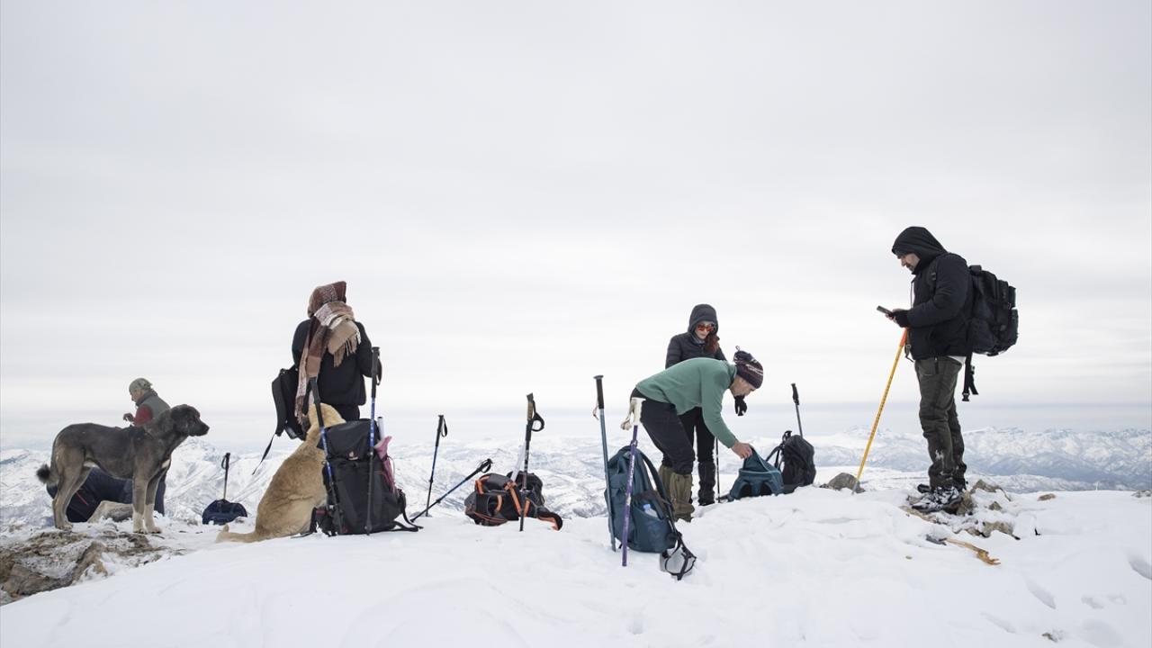 "Öğrencilerimle dağlarda sürekli keşif halindeyiz"