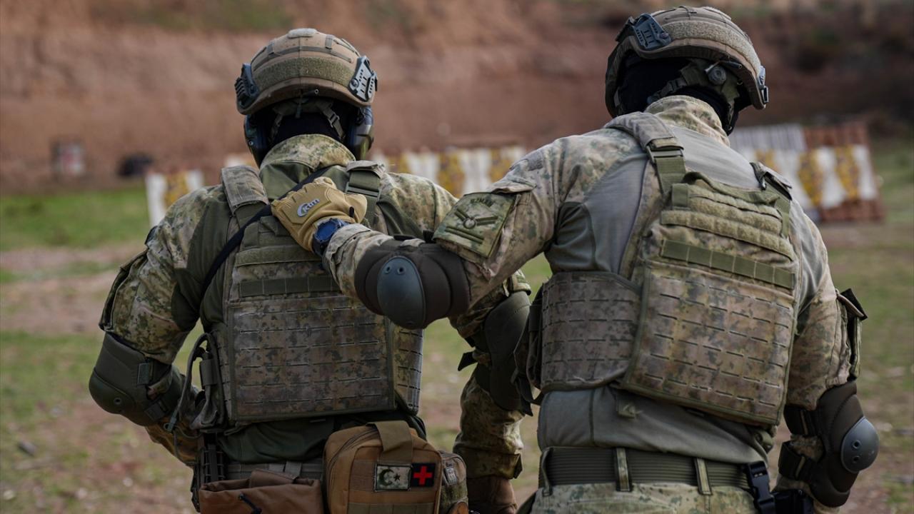 Kıbrıs Barış Harekatı`nda üstün başarı