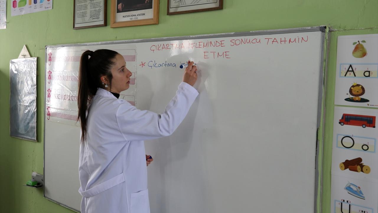 "Bazen servis gelemediği için yürümek zorunda kalıyoruz"