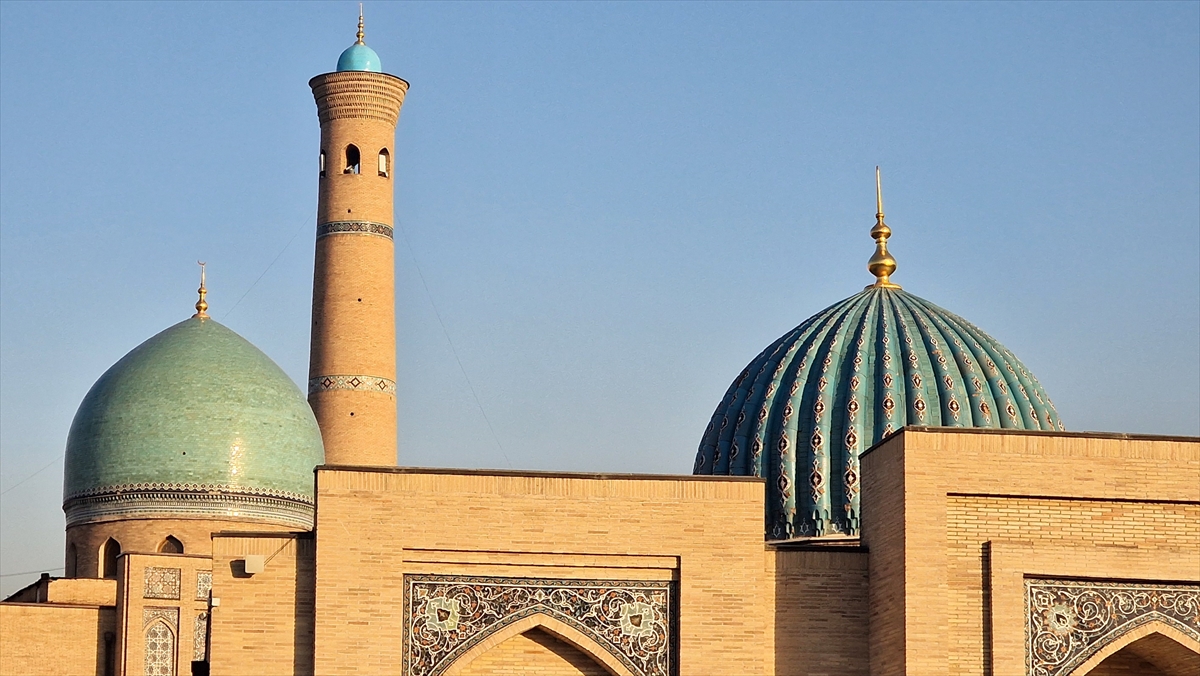 Muyi Mübarek Medresesi`nde, "Osman Mushafı" adlı Kur`an-ı Kerim muhafaza ediliyor