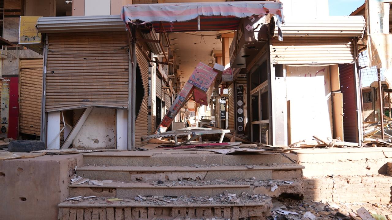 Hartum`da "sokak savaşı" yaşanıyor