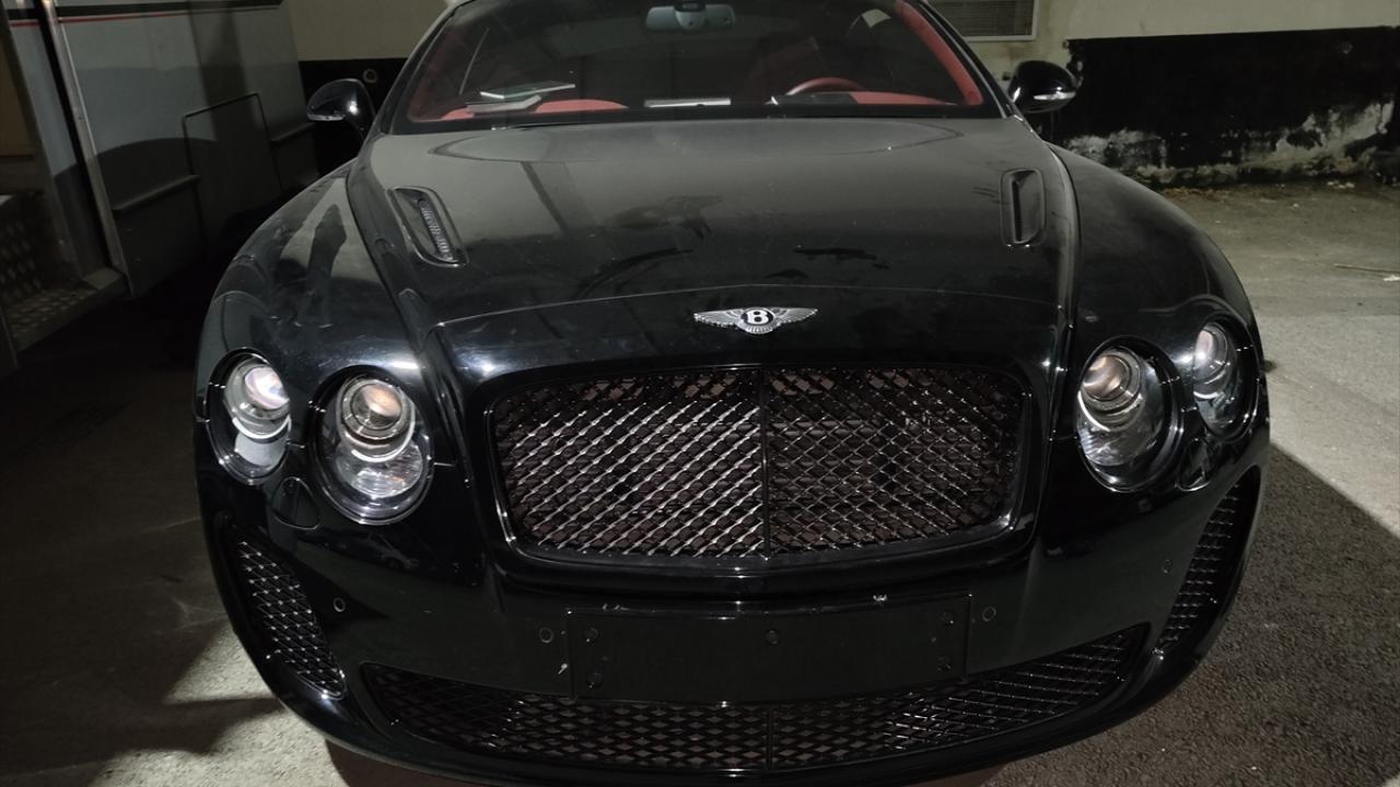 Esed`in lüks araçları arasında elektrikli otomobil de bulunuyor