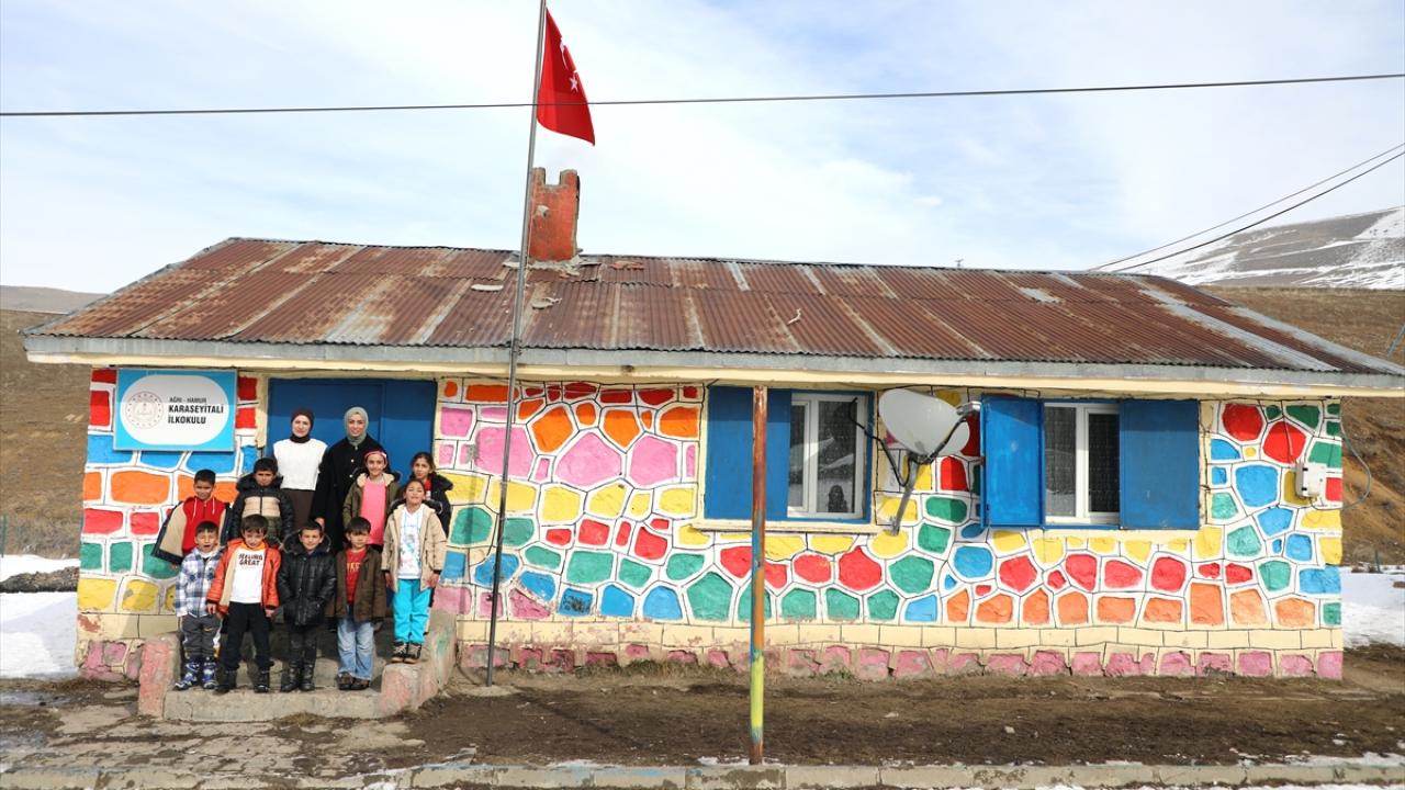 "Aynı sıraları paylaştık, şimdi aynı okulda öğretmenlik yapıyoruz"