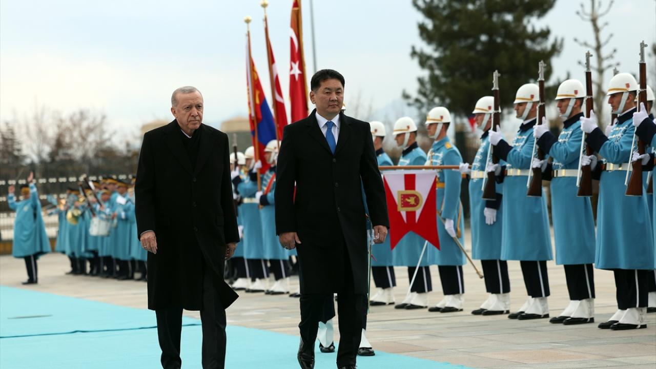 Moğolistan Cumhurbaşkanı Ukhnaa Ankara'da