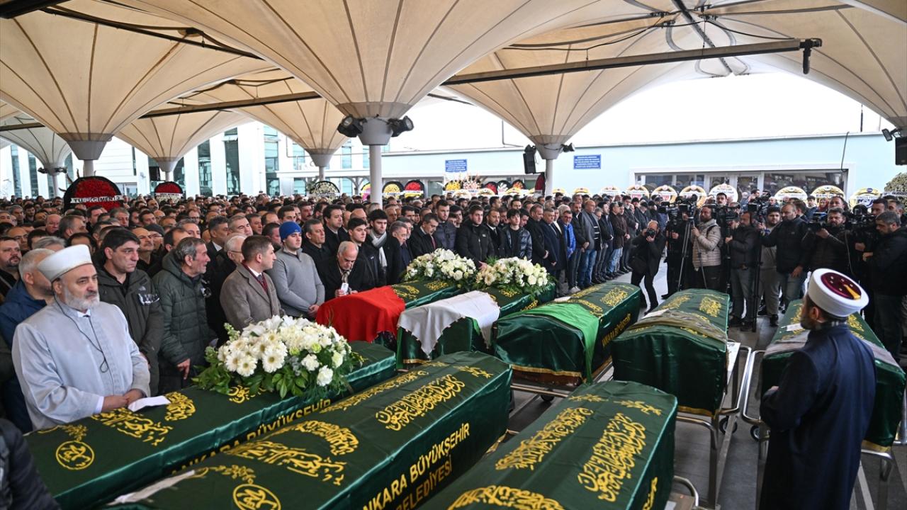 Doğan ve Yıldız ailelerinden 5 kişi toprağa verildi