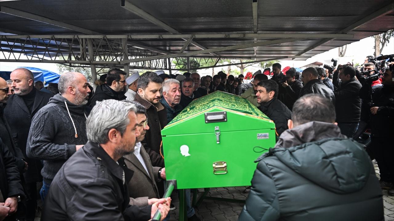 Kartalkaya`daki otel yangınında ölen anne, baba ve 2 çocuğunun cenazeleri Adana`da defnedildi