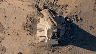 Deyr Atiye bölgesinde yıkılan Hafız Esad heykelini görüntülendi