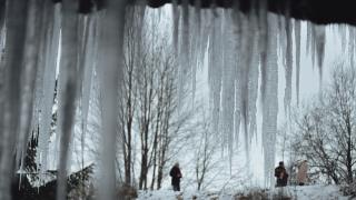 Tatra Dağları’nda Buzla Kaplanan Siklava Skala Şelalesi