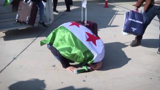 THY uçağıyla yıllar sonra ülkelerine dönen Suriyeliler büyük mutluluk yaşadı