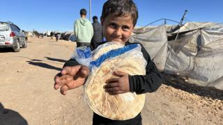 TDV, Suriye'de günlük 8 bin ihtiyaç sahibine ekmek dağıtıyor