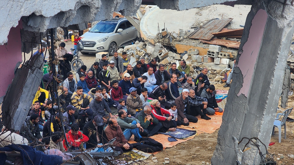 15 ay sonra bombardıman olmadan kılınan ilk cuma namazı
