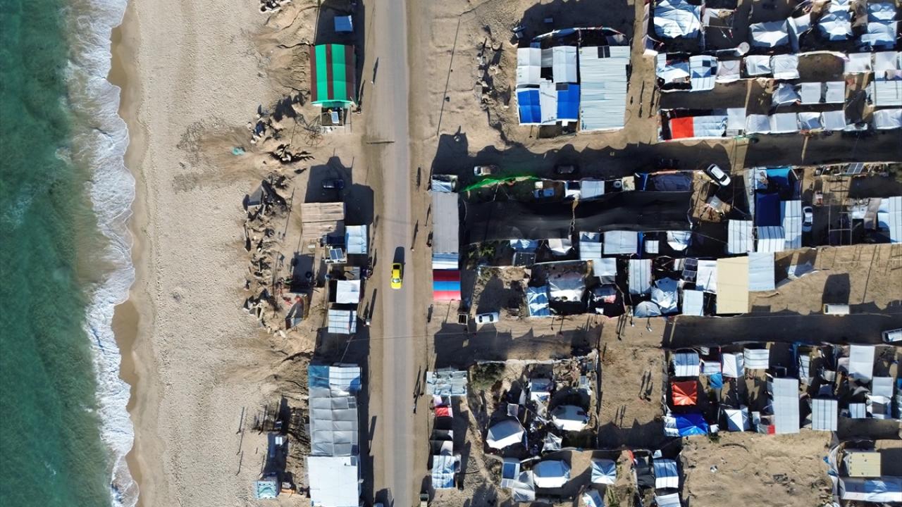 Enkaz ve ağır yıkıma rağmen Gazzeliler kuzeye dönmek istiyor