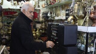 Öğretmenin antika tutkusu emekliliğinde mesleği oldu