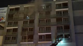 Denizli'de 7 katlı binada yangın: Mahsur kalanları kurtarma çalışması sürüyor