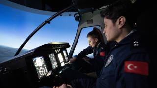 Emniyetin "havadaki gözleri" zorlu şartları simülatörde deneyimliyor