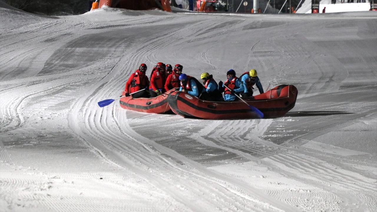 300 metreden 3 dakikada iniş yaptılar