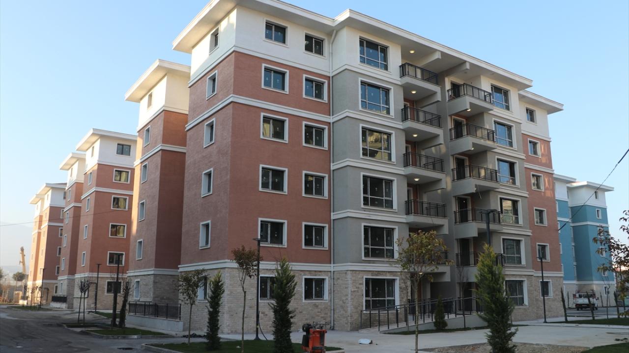 Yıkılan sitelerin yerinde depreme dayanıklı yeni binalar yükseldi